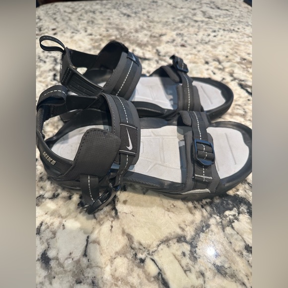 Nike Womens Sandals - Picture 3 of 5